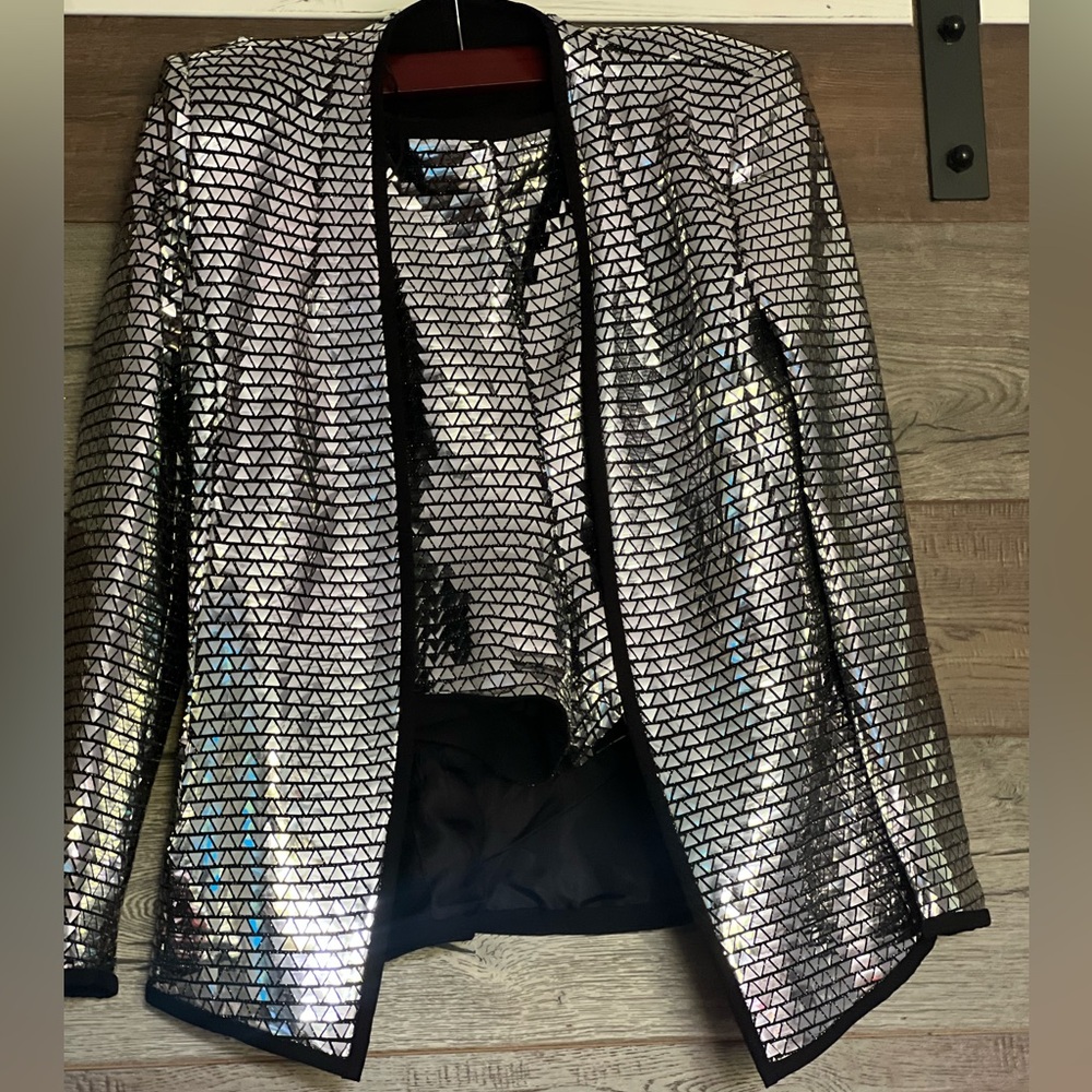 Zara suit (jacket S and shorts M included )